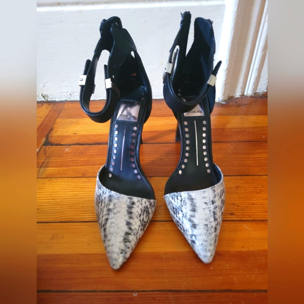 Dolce Vita snakeskin print heels - Picture 3 of 5